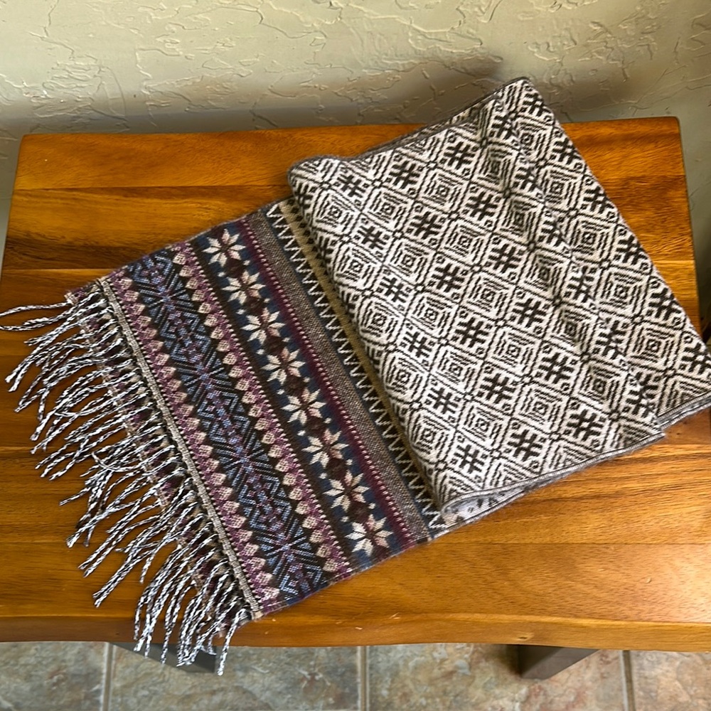 Better than‎ Cashmere Geometric Patterned Scarf with Fringe Snowflake
